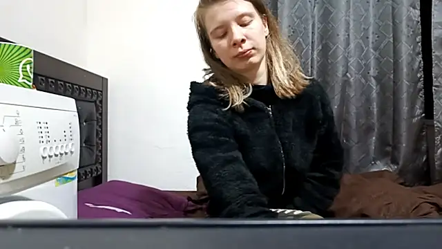 Snapshot of EtherealEm chatting on February 2026 06:37:02 PM EtherealEm online show from February 2026 06:37:02 PM