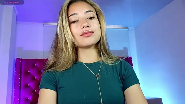 Snapshot of amy_ker_m chatting on April 2026 08:28:02 PM amy ker m online show from April 2026 08:28:02 PM