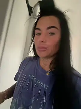 Darkfantisyx online show from June 2026 01:42:02 PM