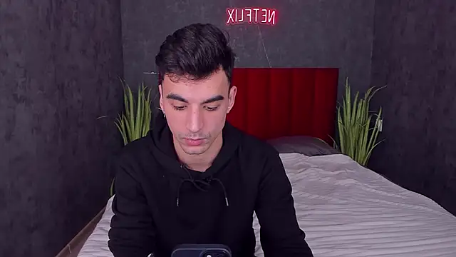 Snapshot of Slendy_Knox chatting on February 2026 01:51:01 PM Slendy Knox online show from February 2026 01:51:01 PM