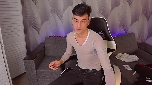 Snapshot of Slendy_Knox chatting on February 2026 02:37:01 PM Slendy Knox online show from February 2026 02:37:01 PM