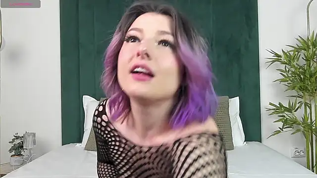 NatashaBlaze  online show from February 2026 05:24:01 PM