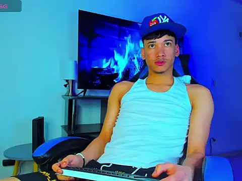 Lyam Russo online show from March 2026 03:56:01 AM