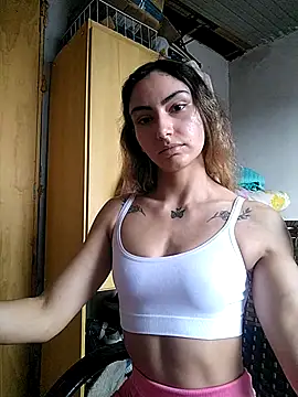 Snapshot of Larinhacat chatting on February 2026 08:26:01 PM Larinhacat online show from February 2026 08:26:01 PM