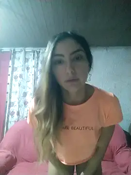 Snapshot of Larinhacat chatting on February 2026 10:30:02 PM Larinhacat online show from February 2026 10:30:02 PM