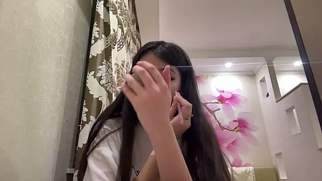 MaeRaads online show from March 2026 06:48:01 PM