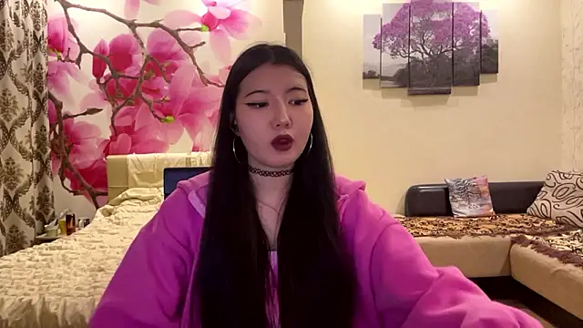 MaeRaads online show from March 2026 06:47:02 PM