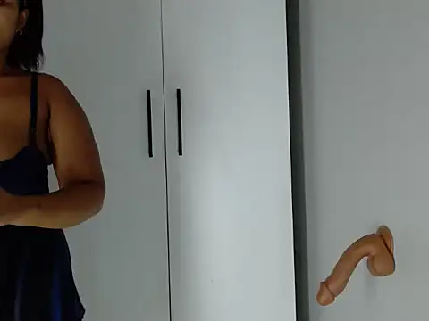 Snapshot of Loyal_Sashaa chatting on February 2026 05:27:01 AM Loyal Sashaa online show from February 2026 05:27:01 AM