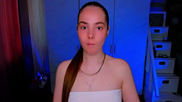 Maddy Wood  online show from May 2026 10:54:02 AM