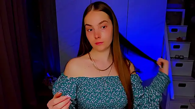 Maddy Wood  online show from May 2026 01:49:02 PM