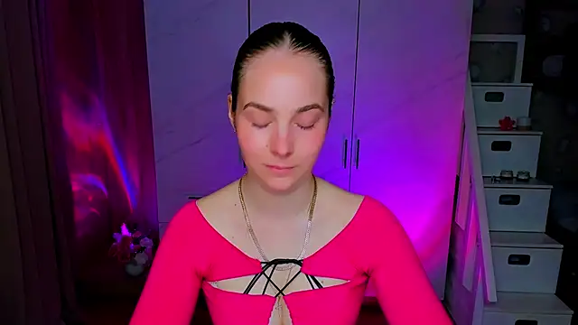 Maddy Wood  online show from May 2026 04:15:02 PM
