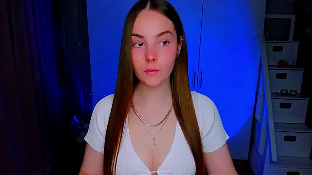 Maddy Wood  online show from May 2026 02:36:02 PM