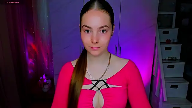 Maddy Wood  online show from May 2026 09:26:02 AM