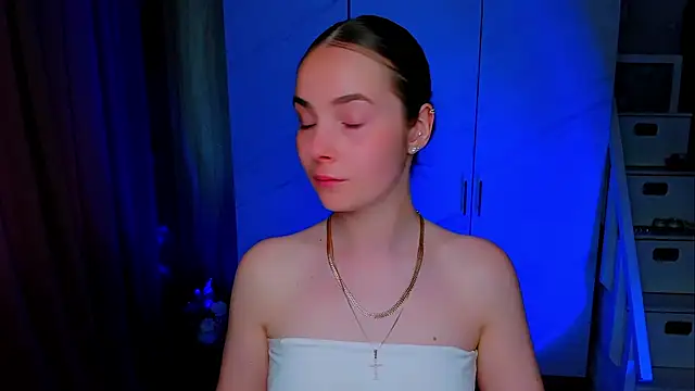 Maddy Wood  online show from June 2026 02:16:01 PM