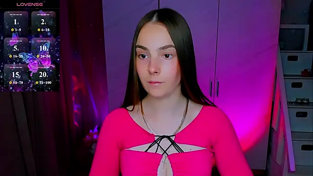 Maddy Wood  online show from June 2026 04:49:02 PM