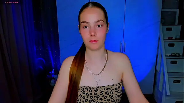 Maddy Wood  online show from June 2026 03:47:01 PM