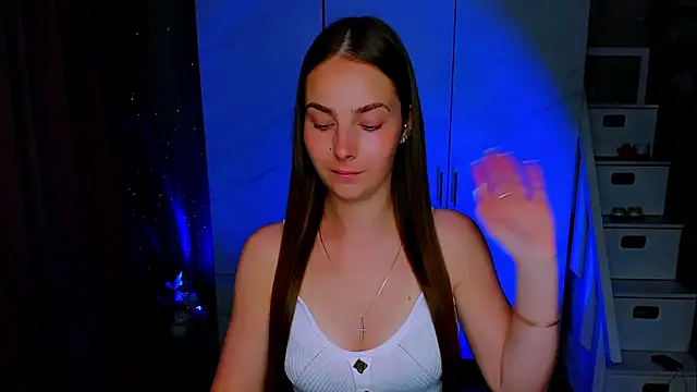 Maddy Wood  online show from July 2026 04:05:02 PM