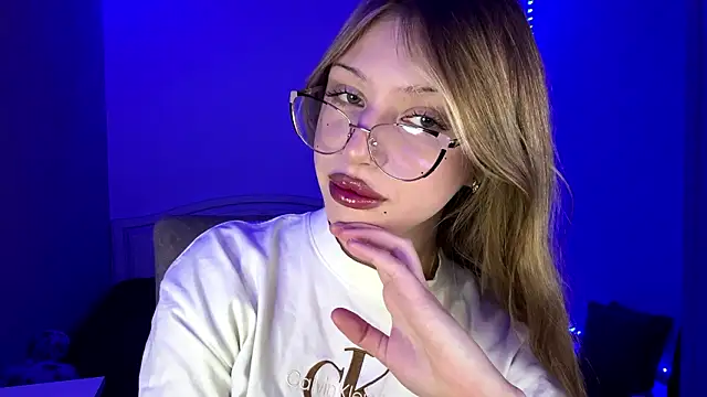 Snapshot of Stefifany chatting on February 2026 03:23:01 PM Stefifany online show from February 2026 03:23:01 PM