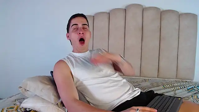 ryanlevi1 online show from March 2026 02:01:01 PM