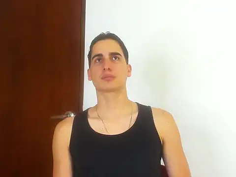 ryanlevi1 online show from May 2026 07:32:02 PM