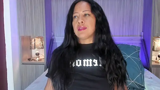 AllieBennet online show from April 2026 07:37:01 PM