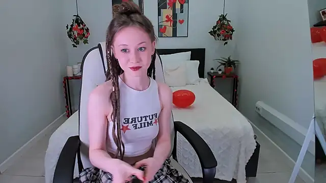 tsunamy pink online show from February 2026 04:58:02 PM