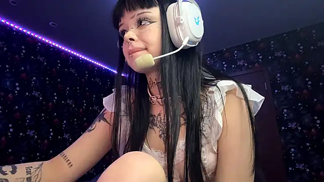 Luna Sohotti online show from February 2026 03:24:01 PM