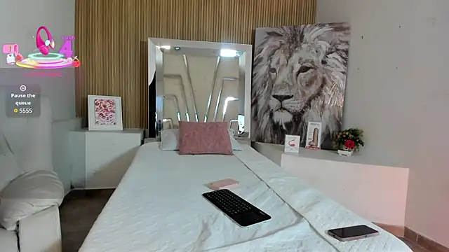 SiaFoxx  online show from February 2026 06:01:01 AM