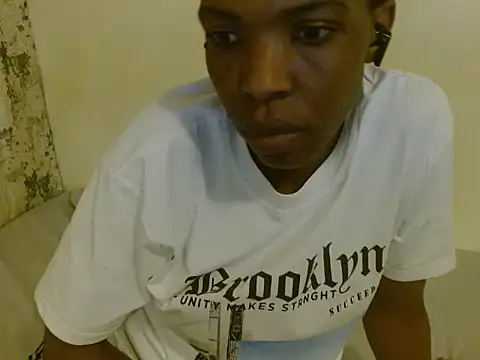 ChocoSlenderXXX online show from July 2026 04:37:02 PM