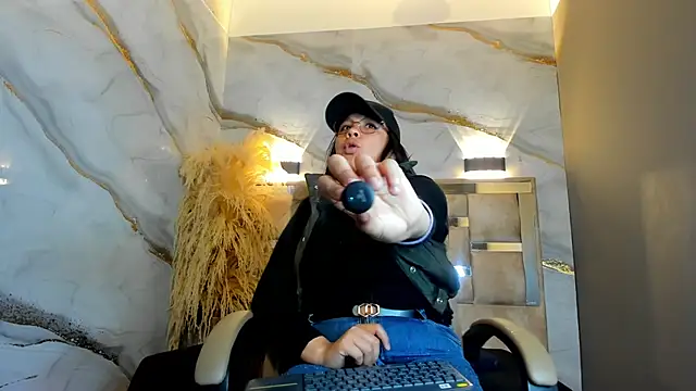 Snapshot of belen_green chatting on May 2026 01:06:02 PM belen green online show from May 2026 01:06:02 PM