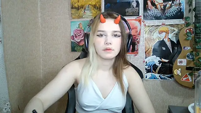 Snapshot of MilaTyan chatting on April 2026 05:17:01 PM MilaTyan online show from April 2026 05:17:01 PM