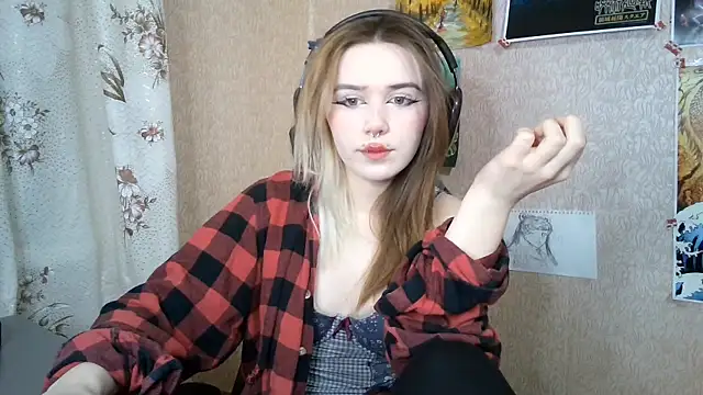 Snapshot of MilaTyan chatting on April 2026 05:17:02 PM MilaTyan online show from April 2026 05:17:02 PM