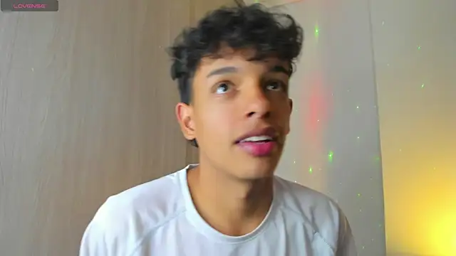 Snapshot of Maxfrost1 chatting on June 2026 07:45:01 PM Maxfrost1 online show from June 2026 07:45:01 PM