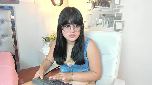mila quin online show from June 2026 07:34:02 PM