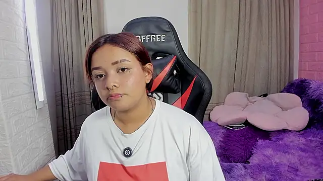 Sienna Lux01 online show from February 2026 06:28:01 PM