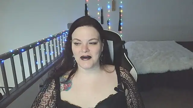 Snapshot of VixieNyx chatting on February 2026 05:22:02 PM VixieNyx online show from February 2026 05:22:02 PM