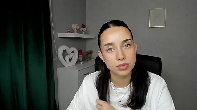 AdeleSolo online show from May 2026 05:37:02 AM