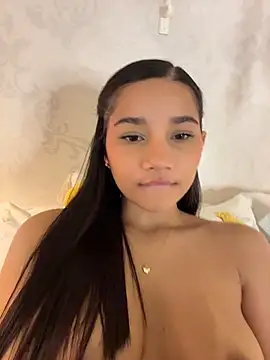 AlessiaVallmont online show from April 2026 11:09:02 PM