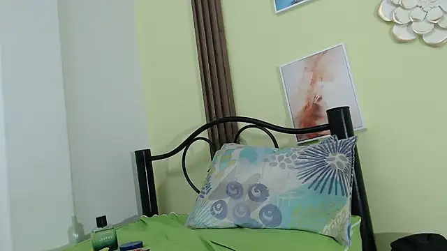 skinnysexy18 online show from May 2026 02:24:02 PM