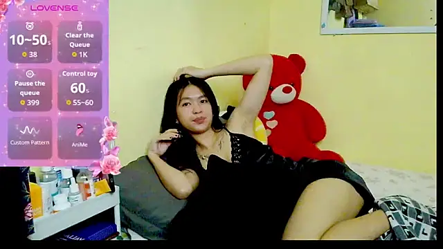 Luna Moonfang online show from July 2026 03:21:02 PM