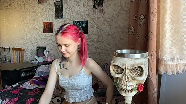 AmaliaJess online show from April 2026 01:48:02 PM