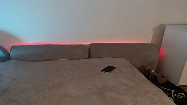 JuliRay online show from March 2026 09:18:02 PM