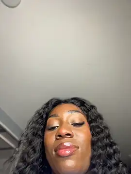 ZarahFerreira online show from May 2026 11:34:02 PM