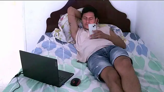 Snapshot of 19daniboy chatting on May 2026 04:59:02 PM 19daniboy online show from May 2026 04:59:02 PM