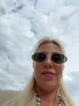 LisaMurr online show from May 2026 01:08:02 PM