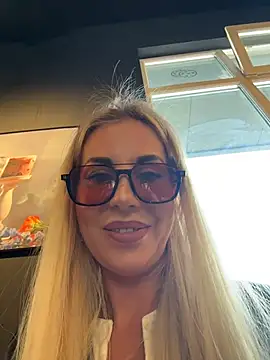 LisaMurr online show from May 2026 12:01:01 PM
