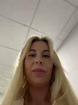 LisaMurr online show from June 2026 02:08:01 PM