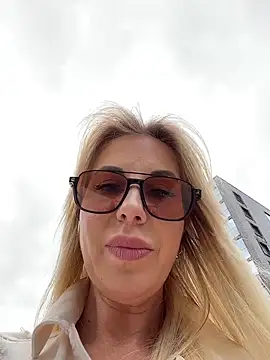 LisaMurr online show from June 2026 12:29:01 PM