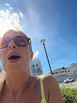 LisaMurr online show from June 2026 12:41:01 PM