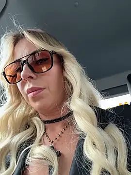 LisaMurr online show from June 2026 01:42:02 PM